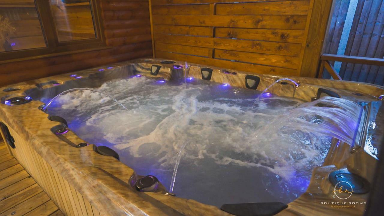The Retreat Sauna & Hot Tub Boutique Rooms Great Paxton Exterior foto